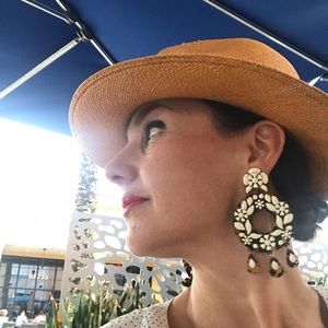 Meet your Posher, Manana